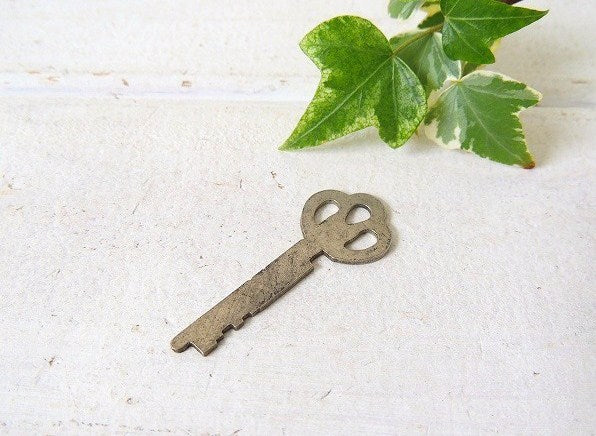 USA 三つ穴 アンティーク KEY お洒落デザイン 鍵 アメリカ キー 古鍵