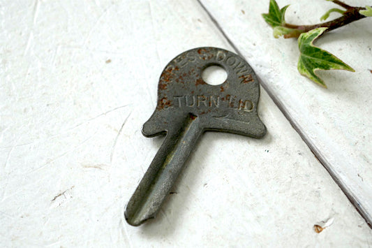 BORAXO ホーロー製・アンティーク・ソープディスペンサー・USA・石鹸入れ 専用キー 鍵