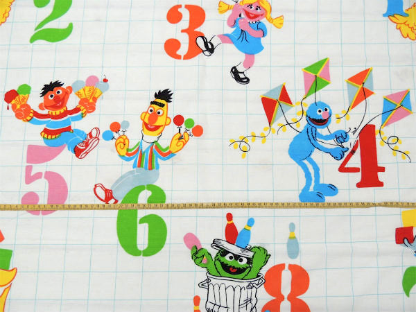 【セサミストリートの仲間たち】数字柄・ヴィンテージ・ユーズドシーツ(フラットタイプ) USA