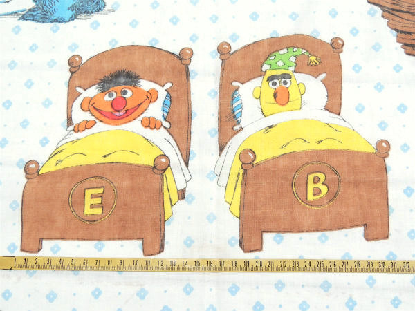 【セサミストリート】ベッド&パジャマ柄・ヴィンテージ・ユーズドシーツ(フラットタイプ) USA