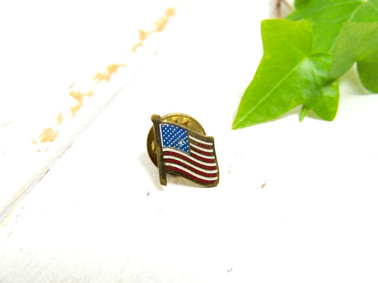 【アメリカ合衆国】USAフラッグ・国旗柄モチーフ・ヴィンテージ・ピンズ・バッジ