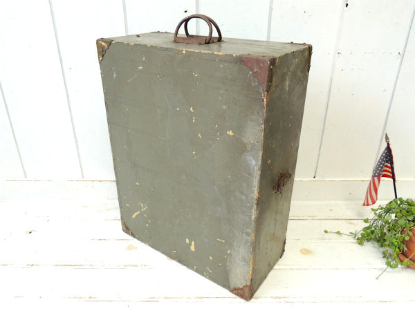 【メディスンボックス】ミリタリーカラー・仕切り付き・木製・トランク型・ヴィンテージ・救急箱・木箱