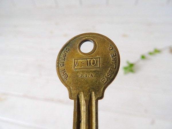 【CURTIS IND/真鍮製】ビンテージ/V-10/ナンバー付き・鍵・キー・USA