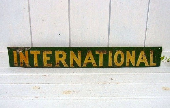 【インターナショナル】ブリキ製・ヴィンテージ・サイン/看板/ジャンク　USA