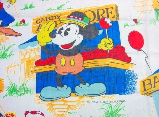 【OLDミッキーマウス】ミッキー&フレンズ・お祭り柄・ヴィンテージ・ユーズドシーツ(フラット)