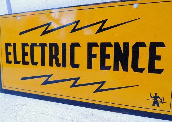 ELECTRIC FENCE フェンス ・ヴィンテージ・サインプレート 看板 USA イエロー