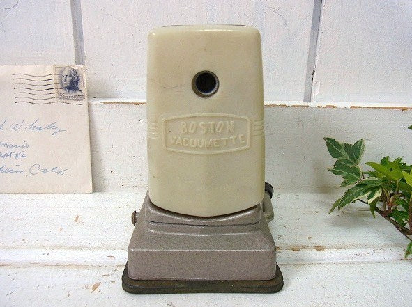 【BOSTON】1つ穴・バキュームタイプ・ヴィンテージ・ペンシルシャープナー/鉛筆削り　USA