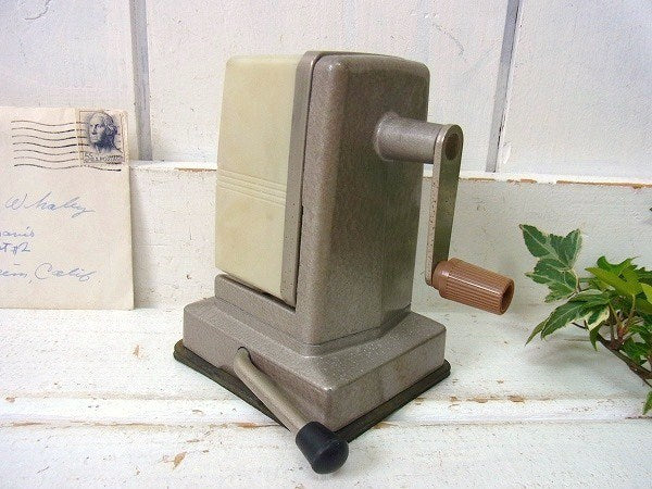 【BOSTON】1つ穴・バキュームタイプ・ヴィンテージ・ペンシルシャープナー/鉛筆削り　USA