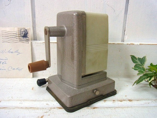 【BOSTON】1つ穴・バキュームタイプ・ヴィンテージ・ペンシルシャープナー/鉛筆削り　USA