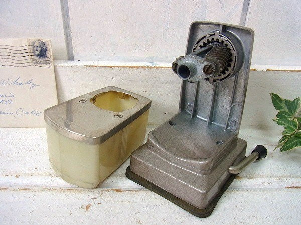 【BOSTON】1つ穴・バキュームタイプ・ヴィンテージ・ペンシルシャープナー/鉛筆削り　USA