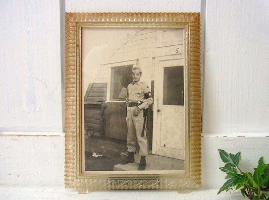 モノクロ写真入り・プラスティック製・アンティーク・OLDフォトフレーム/額縁/写真立て USA