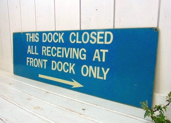 1950〜1960's THIS DOCK CLOSED・→ ビッグサイズ グラスファイバー製 サイン 看板 USA 標識