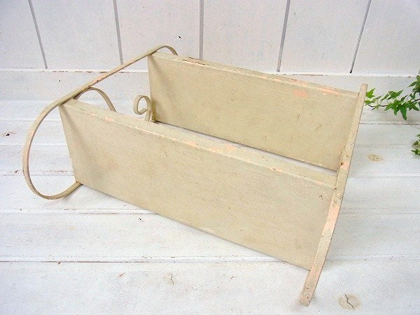 アイボリー色のシャビーなアンティーク・2段シェルフ/飾り棚/ウォールシェルフ　USA