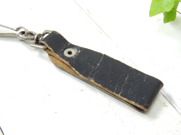 【英国・イギリス】ヴィンテージ・革製・ハンドクラフト・レザーキーホルダー &真鍮製の古鍵2本