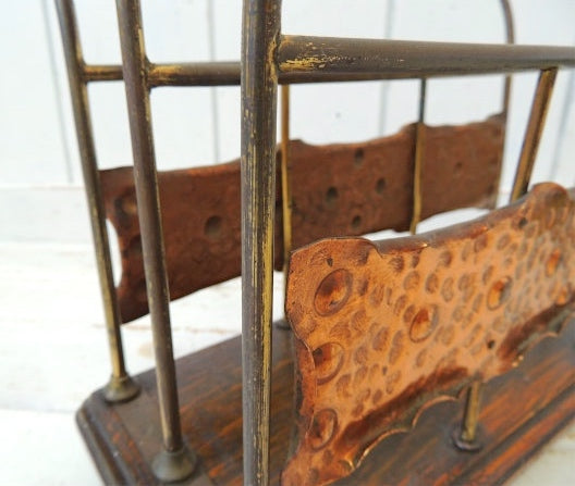 ハンマードフィニッシュ・木製×真鍮・1920s・アンティーク・マガジンラック・マガジンスタンド