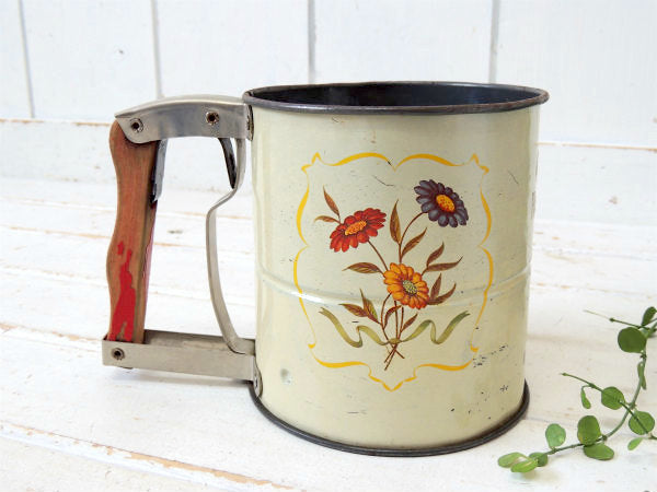 ANDROCK社 花柄・ティン×木製ハンドル・50s アンティーク・シフター 粉ふるい キッチン雑貨