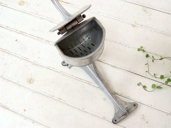 【UNIVERSAL】アルミ製・手動式・30'sアンティーク・ジュース絞り器/ジューサー USA