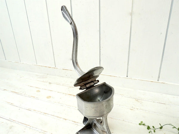 【UNIVERSAL】アルミ製・手動式・30'sアンティーク・ジュース絞り器/ジューサー USA