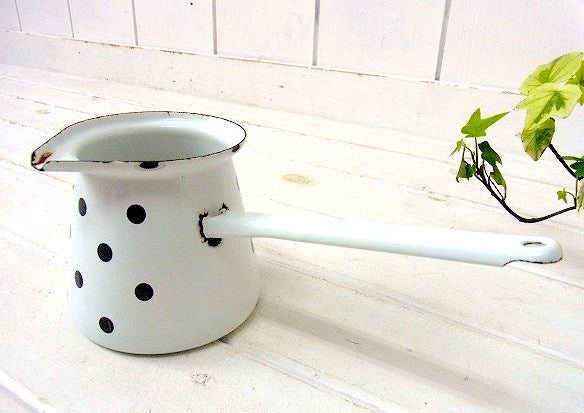 スロベニア製・水玉柄のヴィンテージ・ホーロー・ミルクパン/片手鍋/バターメルター