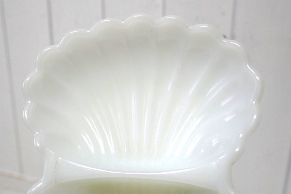 AVON エイボン ミルクガラス製 シェル型 ヴィンテージ ソープディッシュ ジュエリートレイ 皿