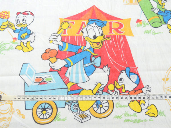 【ミッキー&フレンズ】OLDミッキー・カーニバル柄・70'sヴィンテージ・ユーズドシーツ(1/2)