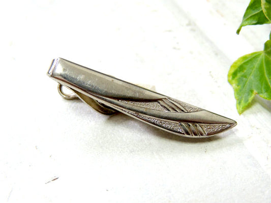 シンプルデザイン 光沢あるシルバートーン ヴィンテージ タイピン USA タイバー ファッション アクセサリー