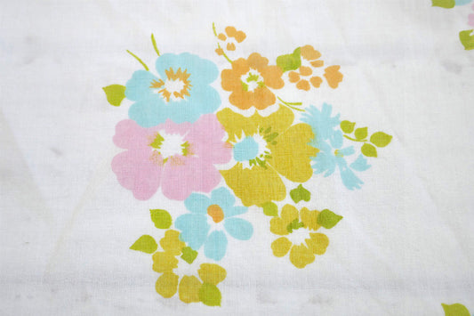 パステルカラー 花柄 レース付き ヴィンテージ ユーズドシーツ ハーフサイズ ハンドメイド USA
