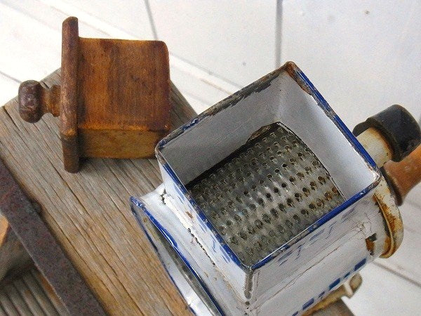 【HARRAS】ホーロー製×アイアン製・アンティーク・ミートグラインダー/フードチョッパー