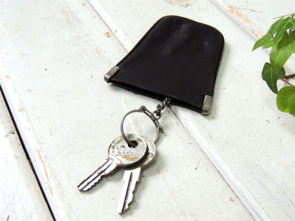 【黒革・レザー・バネ口】USA・ヴィンテージ・キーケース・古い鍵2本付き/アメ車