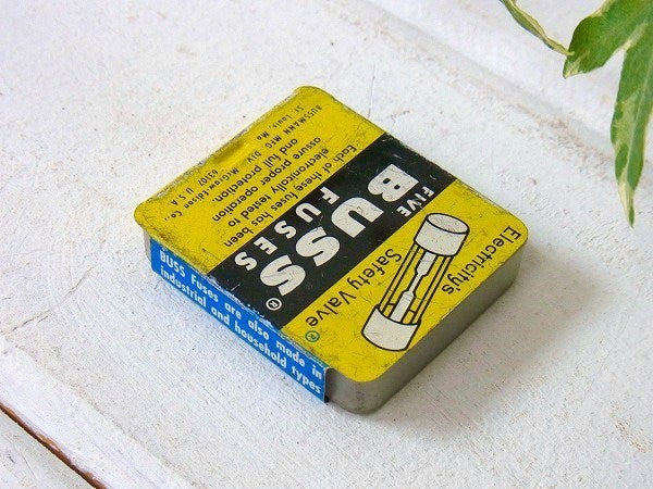 【BUSS FUSES】ガラス管ヒューズ入り・小さなヴィンテージ・ヒューズケース　USA