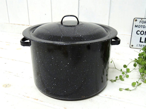 【黒色・ホーロー製】ヴィンテージ・両手鍋・深鍋・寸胴・クッキングポット・キャンプ・アウトドア