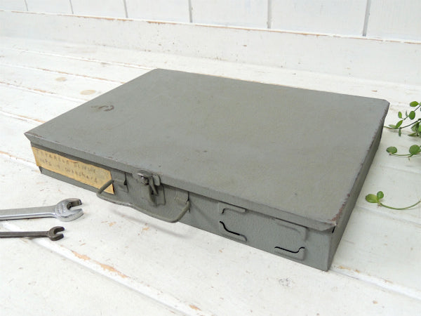 工業系・20仕切り・メタル製・ヴィンテージ・パーツケース・部品ケース・工具箱・小物収納ケース USA