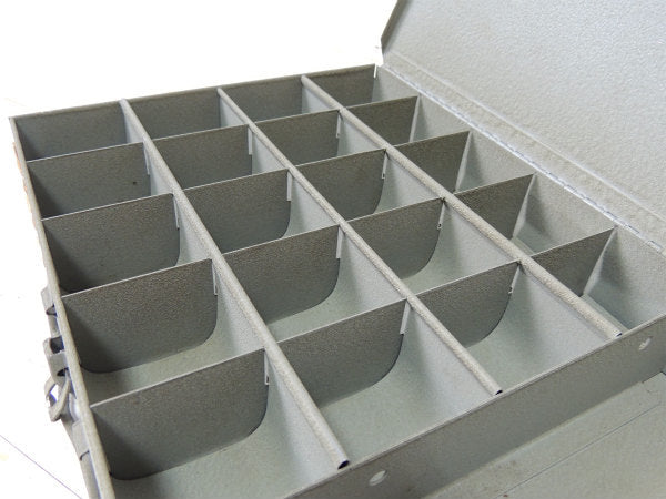 工業系・20仕切り・メタル製・ヴィンテージ・パーツケース・部品ケース・工具箱・小物収納ケース USA