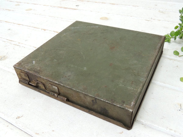 【PLOMB TOOL】ロサンゼルス・メタル製・仕切り付き・ヴィンテージ・工具ケース・ツールケース