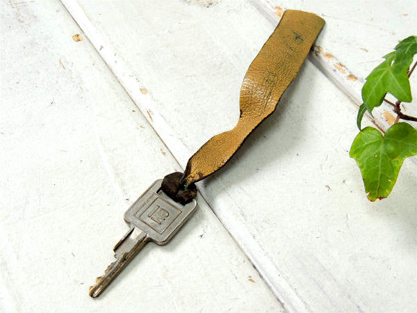 【GM/ゼネラルモーターズ】鍵・ アメリカ・ビンテージ・自動車キー・アメ車・キーホルダー・レザー付き