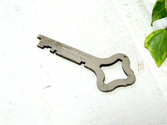 【CORBIN・BP5】鍵・アンティーク家具・キャビネット用の古鍵・オールドキー・USA