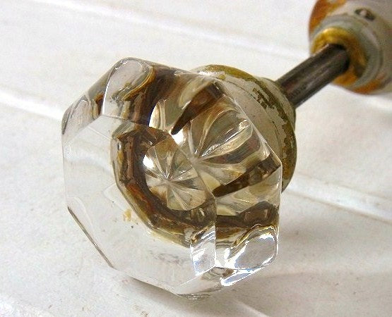 8角形のガラス製×真鍮製・アンティーク・ドアノブ USA