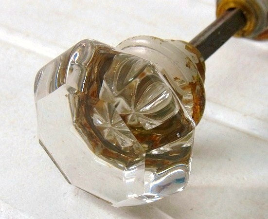 8角形のガラス製×真鍮製・アンティーク・ドアノブ USA