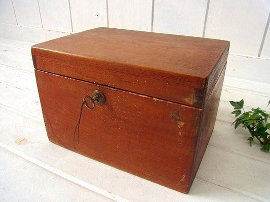 鍵付きの古い木製・アンティーク・木箱/ウッドボックス/宝箱 USA