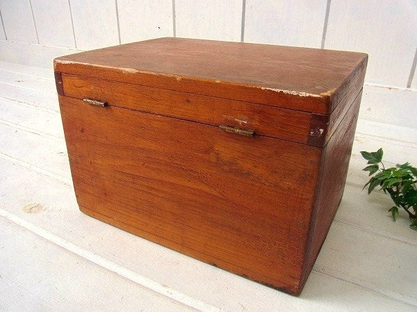鍵付きの古い木製・アンティーク・木箱/ウッドボックス/宝箱 USA