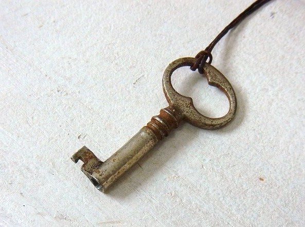 鍵付きの古い木製・アンティーク・木箱/ウッドボックス/宝箱 USA