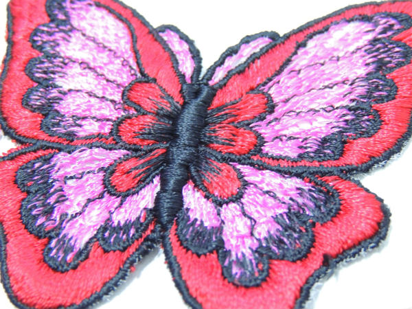 【蝶・バタフライ】刺繍・ピンクグラデーション・ヴィンテージ・ワッペン・USA/デッドストック