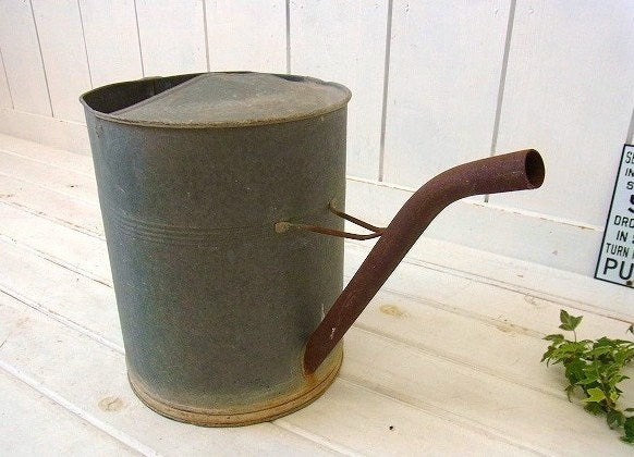 シャビーなブリキ製・アンティーク・ジョウロ/ウォータリングカン/ガーデニング USA