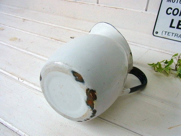 白色のアンティーク・ホーローピッチャー/ジャグ/水差し/ガーデニング　USA