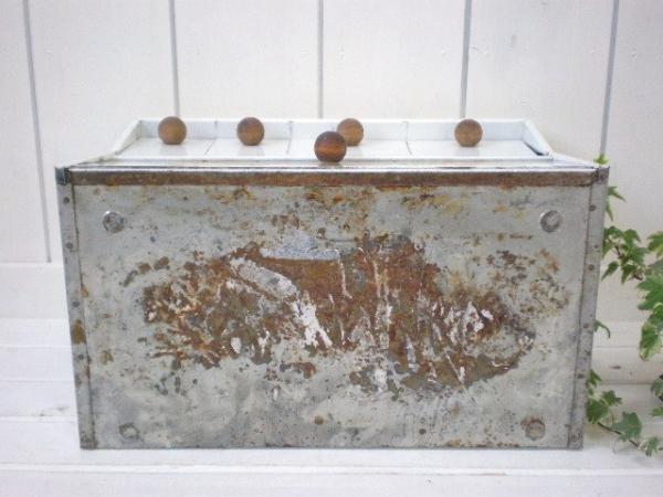 USA　キノコ柄・TIN製ブレッドケース&コンテナ