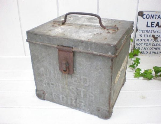 UNITED ARTISTS 映画会社・メタル製・アメリカンビンテージ フィルムケース USA 収納