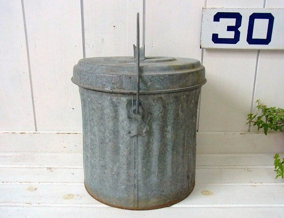 ハンドル付き・ブリキ製・ヴィンテージ・ダストボックス/ごみ箱/トラッシュカン USA