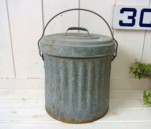 ハンドル付き・ブリキ製・ヴィンテージ・ダストボックス/ごみ箱/トラッシュカン USA