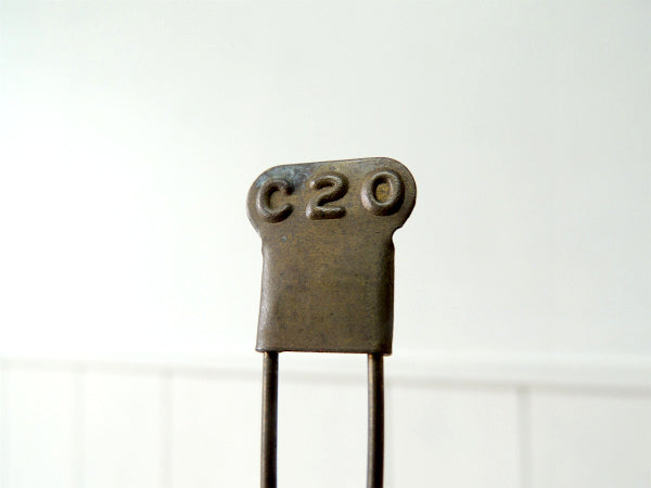 【C 20】ナンバー入り・真鍮製・50'sアンティーク・ランドリーピン/安全ピン USA