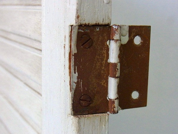 アイボリー色のシャビーな木製・アンティーク・ルーバー/ヴォレー/シャッター/建具　USA